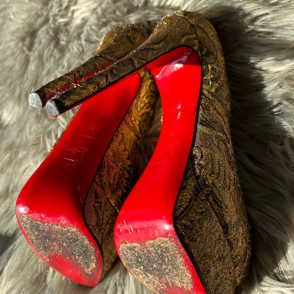 Christian Louboutin Gold Brocade Fabric Lady Peep-Toe Platform Pumps Size 37 - Picture 6 of 6
